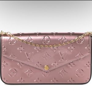 SOLD! 💕 Louis Vuitton Pochette Felicie (Metallic Pale Pink)